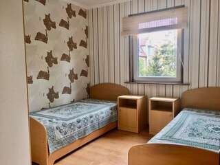 Гостиница Guest House LIK Зеленоградск Стандартный двухместный номер с 2 отдельными кроватями и общей ванной комнатой-2